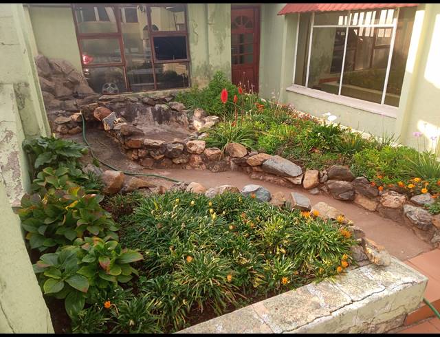 9 BEDROOM FREESTANDING FOR SALE IN KEMPTON PARK WEST